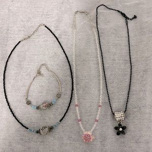Lot: Beaded Necklaces & a bracelet